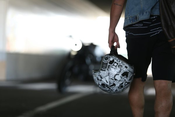 Vaut-il mieux acheter une vieille voiture pas chère ou une voiture neuve plus coûteuse?