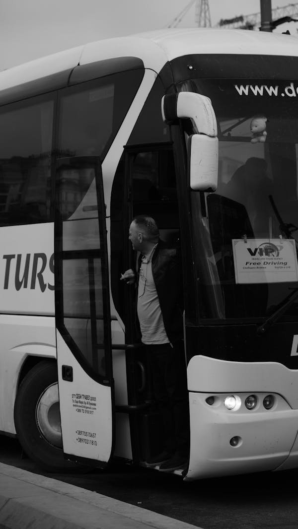 Location de bus avec chauffeur : simplifiez vos trajets à paris !